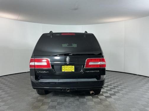 2011 Lincoln Navigator Base