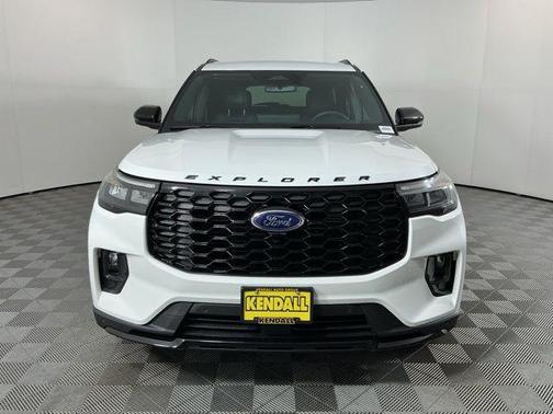 Star White Metallic Tri-Coat 2026 Ford Explorer ST-Line