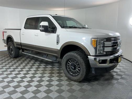 White Platinum 2017 Ford F-250 Lariat