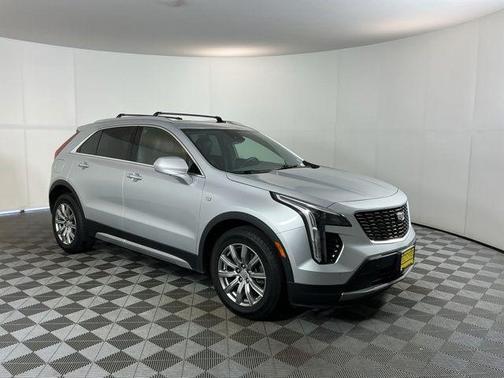 Radiant Silver Metallic 2020 Cadillac XT4 Premium Luxury