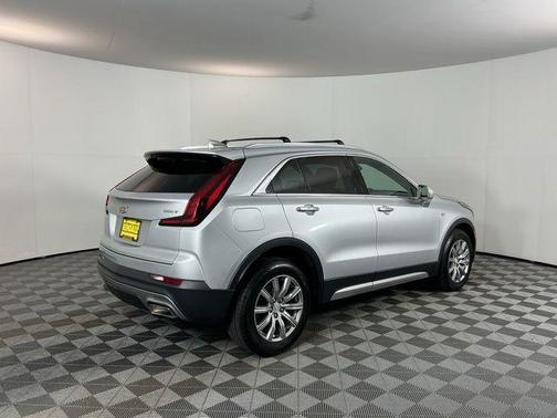 Radiant Silver Metallic 2020 Cadillac XT4 Premium Luxury