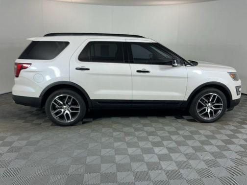 White Platinum Clearcoat Metallic 2016 Ford Explorer Sport