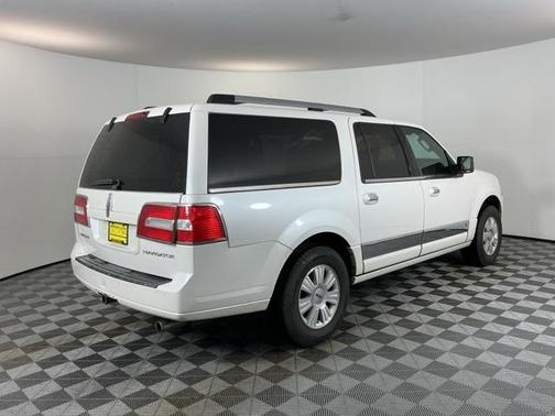 2010 Lincoln Navigator Base