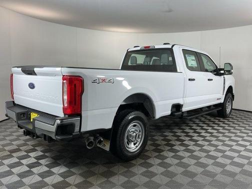 Oxford White 2026 Ford F-350 XL