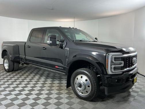 Agate Black Metallic 2025 Ford F-450 Platinum