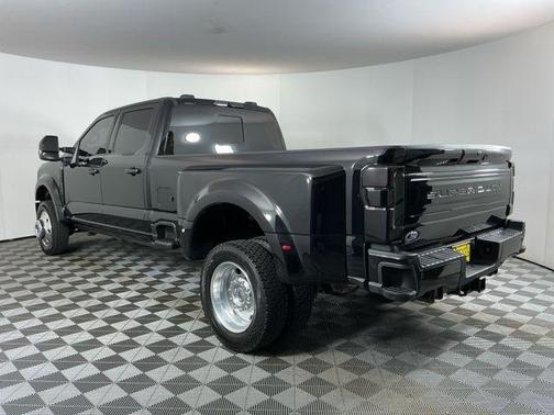 Agate Black Metallic 2025 Ford F-450 Platinum
