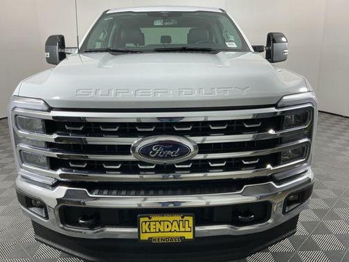 Oxford White 2025 Ford F-350 Lariat