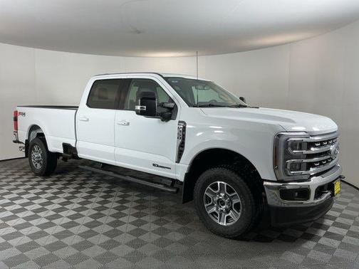 Oxford White 2025 Ford F-350 Lariat