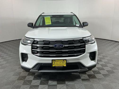 Star White Metallic Tri-Coat 2026 Ford Explorer Active