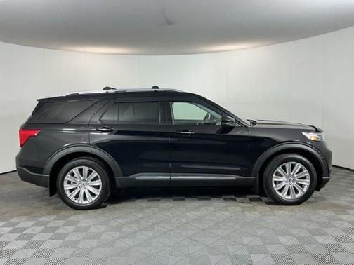 Agate Black Metallic 2022 Ford Explorer Limited