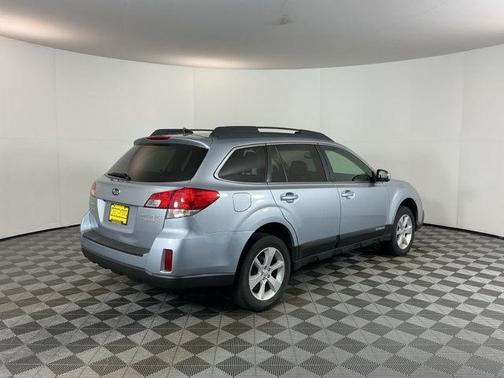 Ice Silver Metallic 2014 Subaru Outback 2.5i Premium