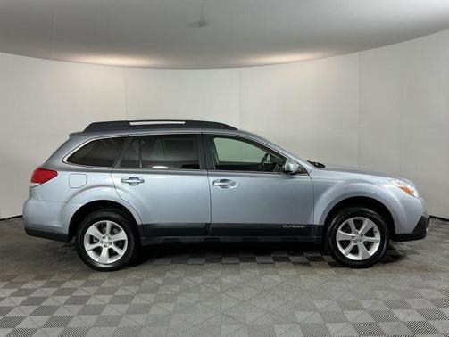 Ice Silver Metallic 2014 Subaru Outback 2.5i Premium