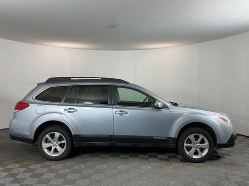 Ice Silver Metallic 2014 Subaru Outback 2.5i Premium