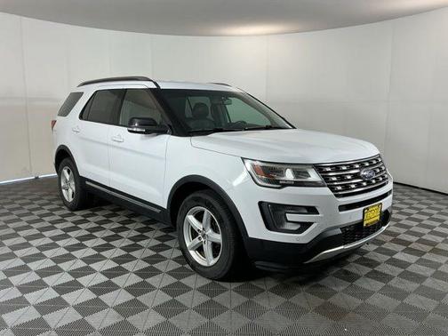 Oxford White 2016 Ford Explorer XLT
