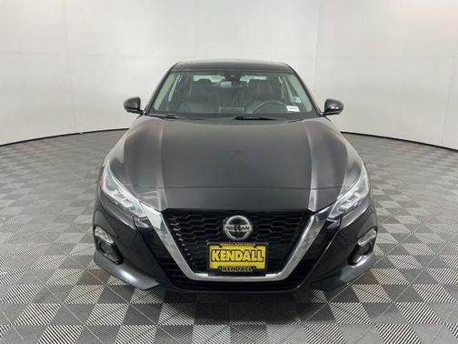 Super Black 2019 Nissan Altima 2.5 Platinum