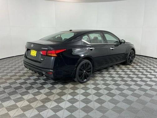 Super Black 2019 Nissan Altima 2.5 Platinum