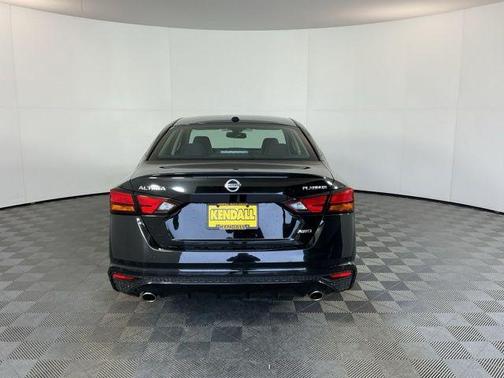 Super Black 2019 Nissan Altima 2.5 Platinum