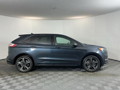 2022 Ford Edge ST