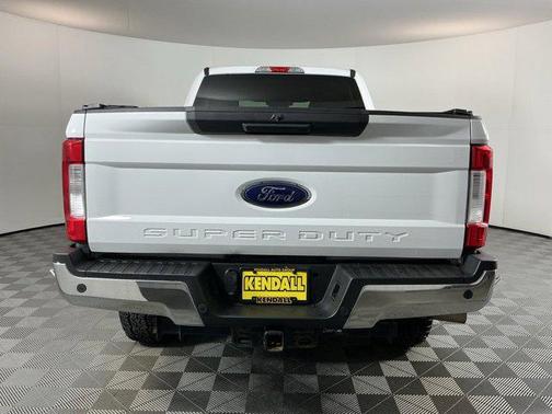 Oxford White 2019 Ford F-250 XLT