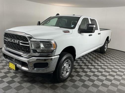 2024 RAM 2500 Tradesman Crew Cab 4x4 8' Box