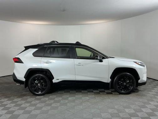 2025 Toyota RAV4 Hybrid SE