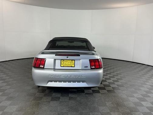 1999 Ford Mustang Base