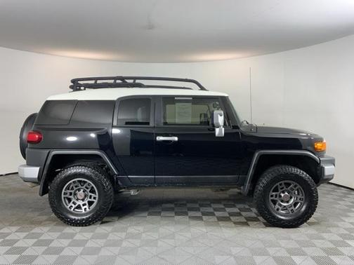 2014 Toyota FJ Cruiser Base