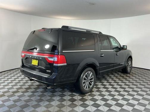 2015 Lincoln Navigator Base