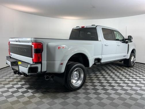 2025 Ford F-450 Platinum