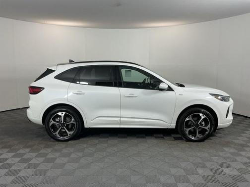 2025 Ford Escape ST-Line Elite