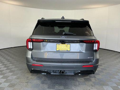 Gray Metallic 2025 Ford Explorer ST-Line