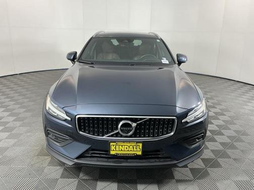 2021 Volvo V60 Cross Country T5