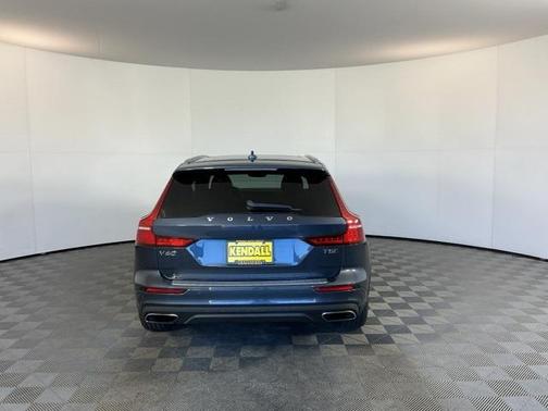 2021 Volvo V60 Cross Country T5