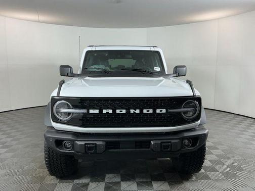 Oxford White 2026 Ford Bronco Badlands