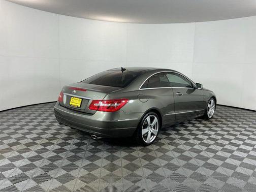 Green 2013 Mercedes-Benz E-Class 4MATIC