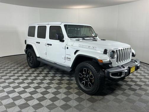Bright White Clearcoat 2018 Jeep Wrangler Unlimited Sahara