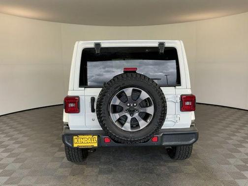 Bright White Clearcoat 2018 Jeep Wrangler Unlimited Sahara