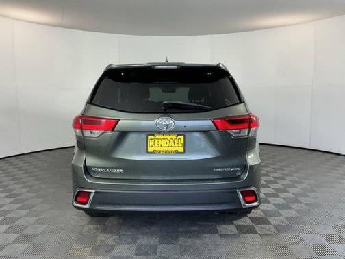Jade Metallic 2018 Toyota Highlander Limited