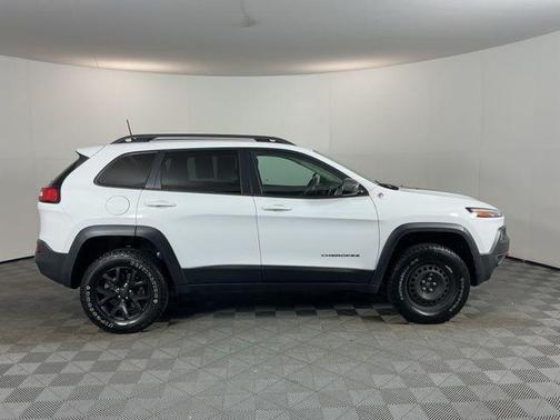 Bright White Clearcoat 2017 Jeep Cherokee Trailhawk