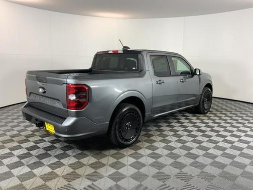 2025 Ford Maverick Lobo Standard