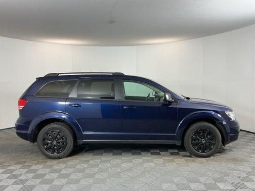 Contusion Blue Pearlcoat 2018 Dodge Journey SE