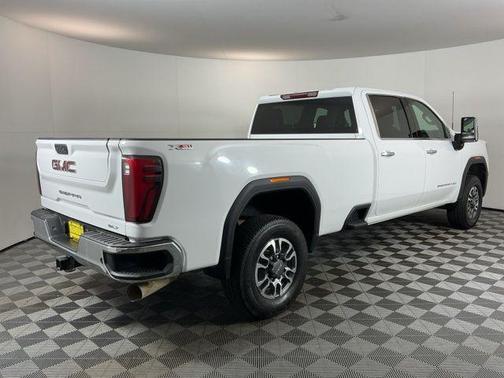 2025 GMC Sierra 3500 SLT