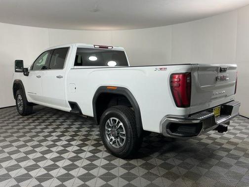 2025 GMC Sierra 3500 SLT