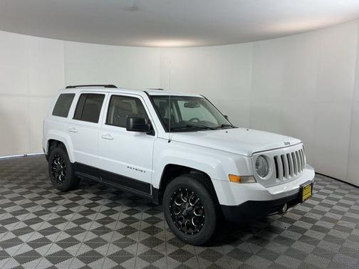 Bright White Clearcoat 2017 Jeep Patriot Sport