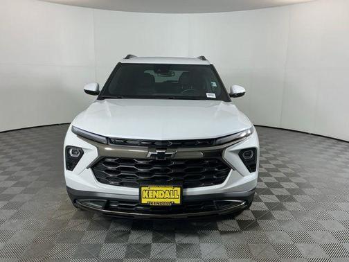 Iridescent Pearl Tricoat 2025 Chevrolet Trailblazer ACTIV