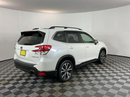 Crystal White Pearl 2019 Subaru Forester Limited