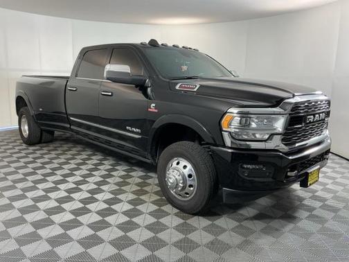 2021 RAM 3500 Limited Crew Cab 4x4 8' Box