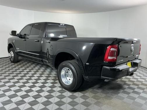 2021 RAM 3500 Limited Crew Cab 4x4 8' Box