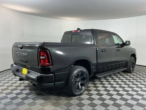 Diamond Black Crystal Pearlcoat 2026 RAM 1500 Express