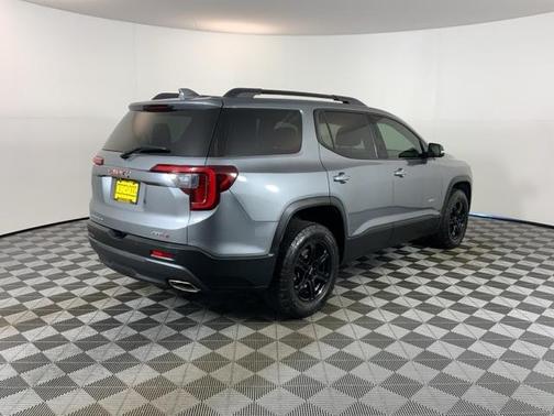 2022 GMC Acadia AWD AT4